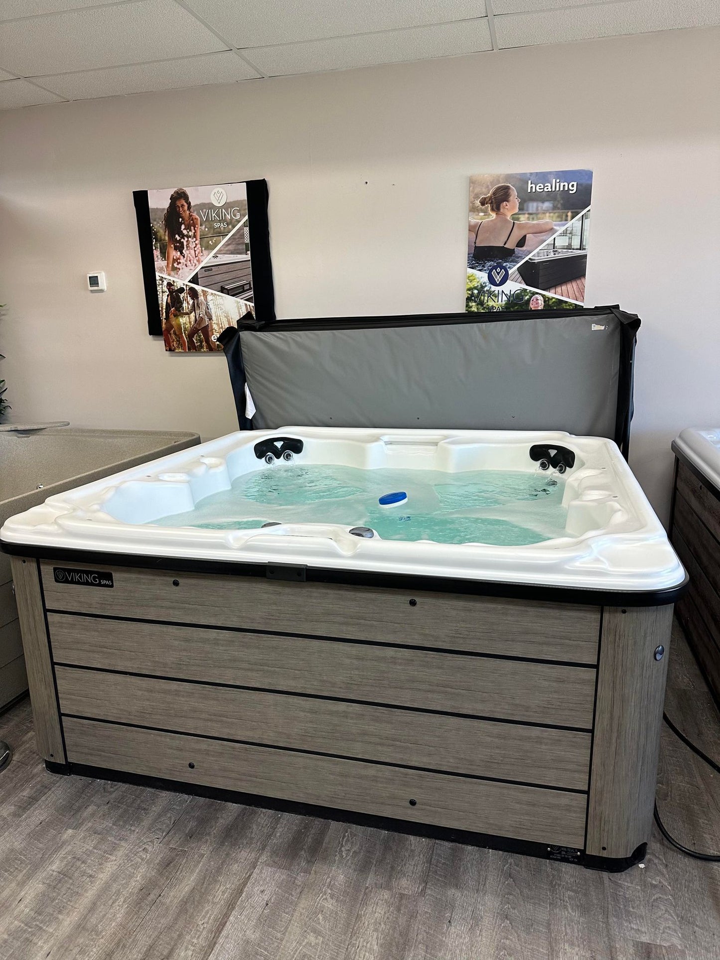 Viking Spa Regal P+ Floor Model
