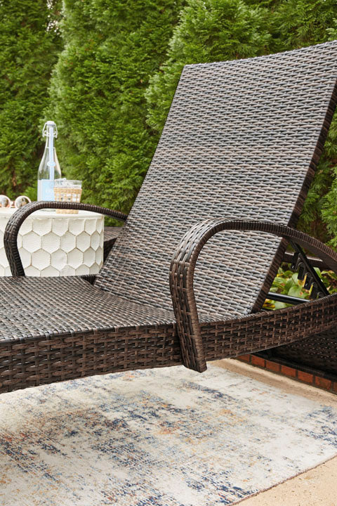 Kantana Chaise Lounger (2)