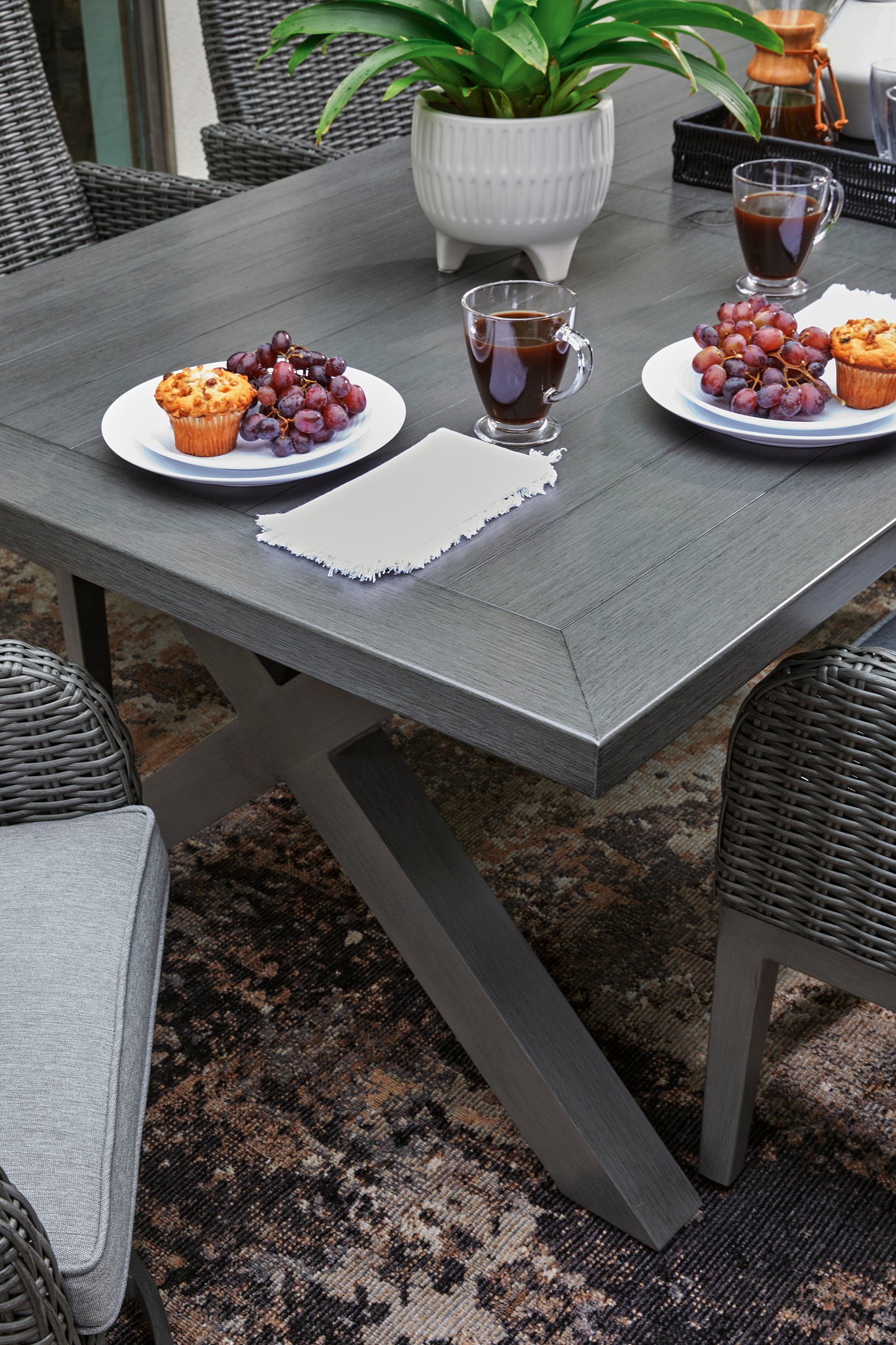 Elite Park Dining Collection
