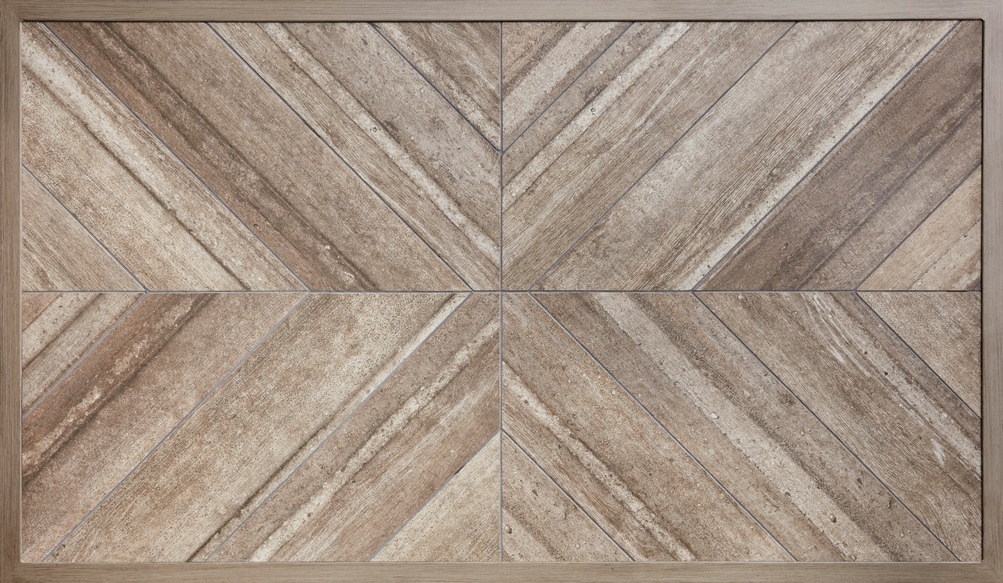 Beachcroft Dining Collection